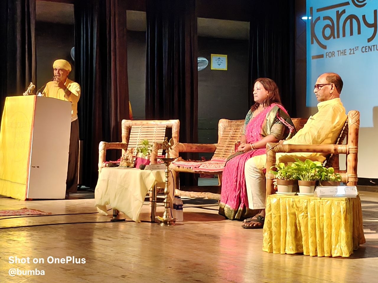 MahAcharyaJi speaking, Minister and Rinku listening